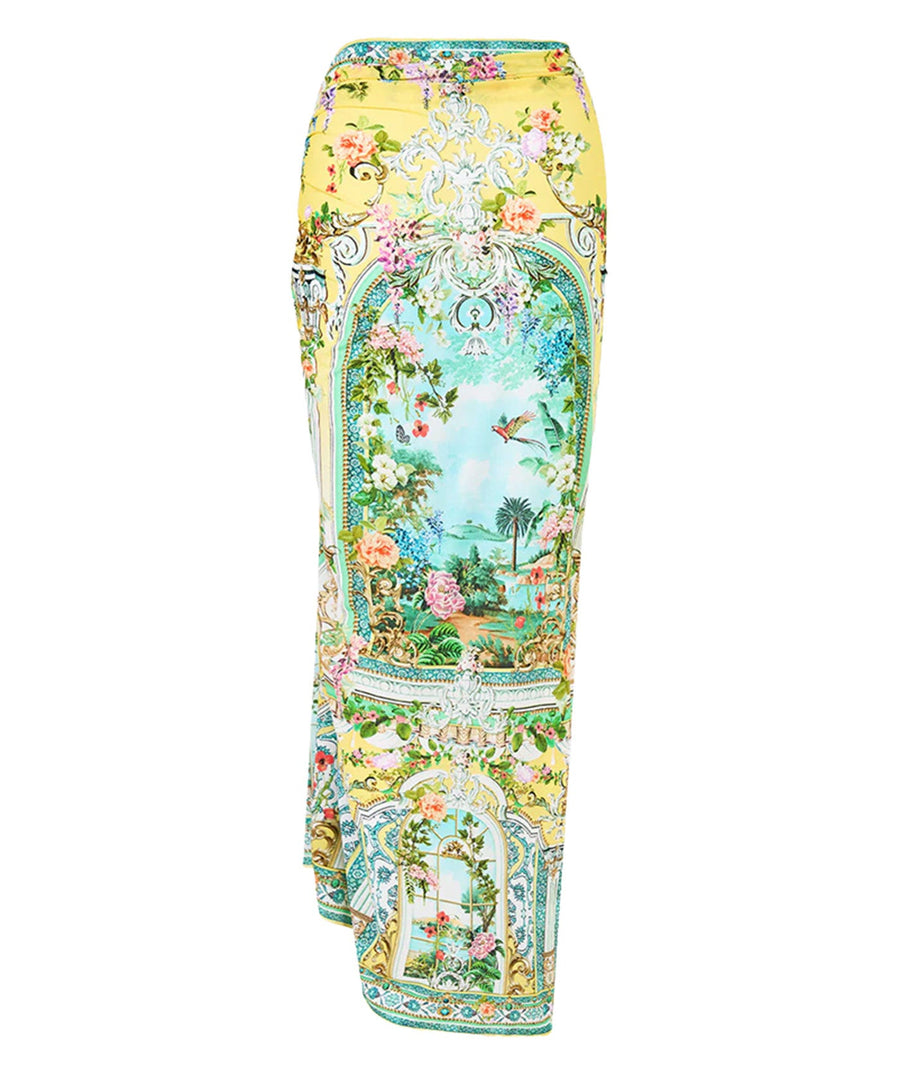 The CAMILLA Tales of Topkapi Palace Long Sarong 00037640 showcases a vibrant print and versatile styling—perfect as a chic beach cover-up or resort layer.
