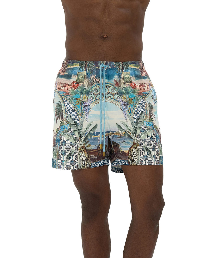 Stay stylish by the sea with CAMILLA Postcards & Palm Trees Mid Length Boardshort 00039189 – perfect for beach days and summer adventures.