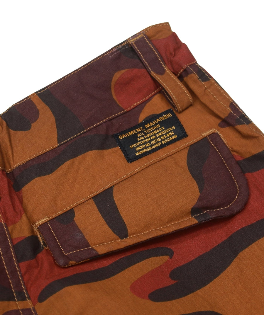 The Maharishi Boy's Cargo Pants B01MH5403 feature a relaxed fit, multiple utility pockets, and durable fabric—perfect for stylish, everyday functionality.