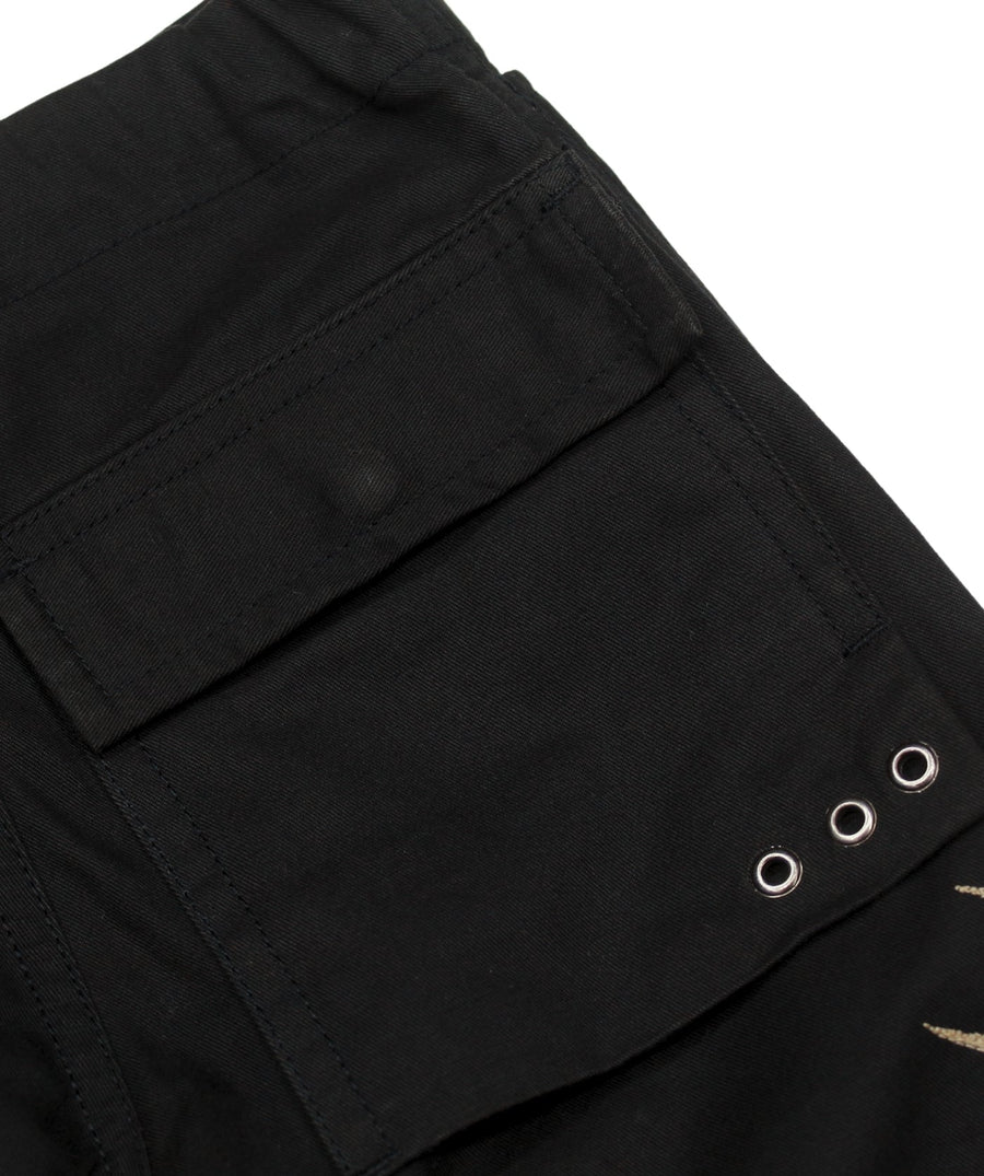 The Maharishi Boy's Antlers Snopants 5612 feature antler embroidery, adjustable fit, and durable fabric—perfect for bold style and everyday comfort.