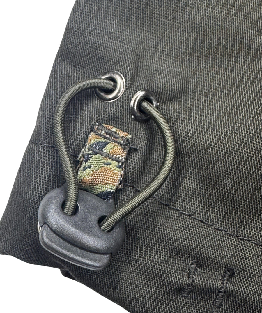 The Maharishi Headstand Boys Snopants 5627 feature unique headstand artwork, adjustable fit, and durable fabric—perfect for comfort with standout style.