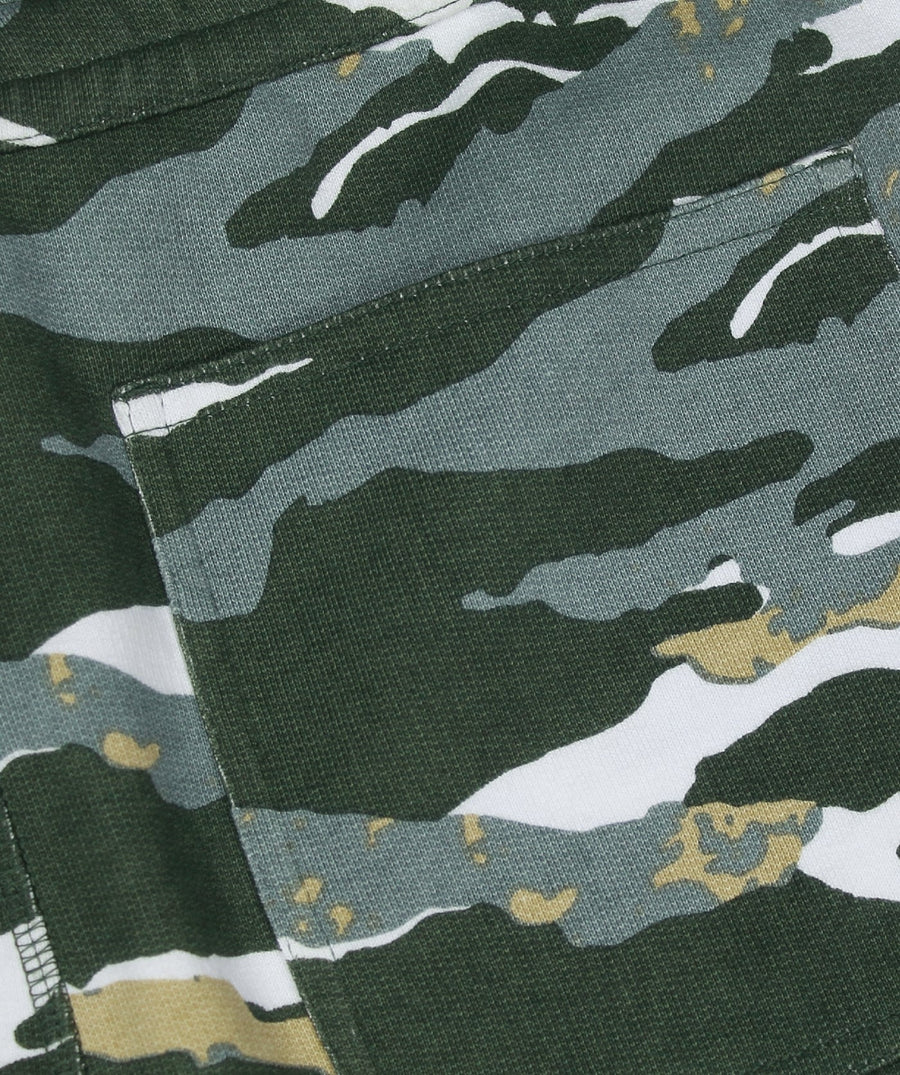 The MAHARISHI Camo Sweatpants B01MH5503 feature an all-over camo print, elastic waistband, and soft cotton blend—perfect for relaxed, everyday comfort.