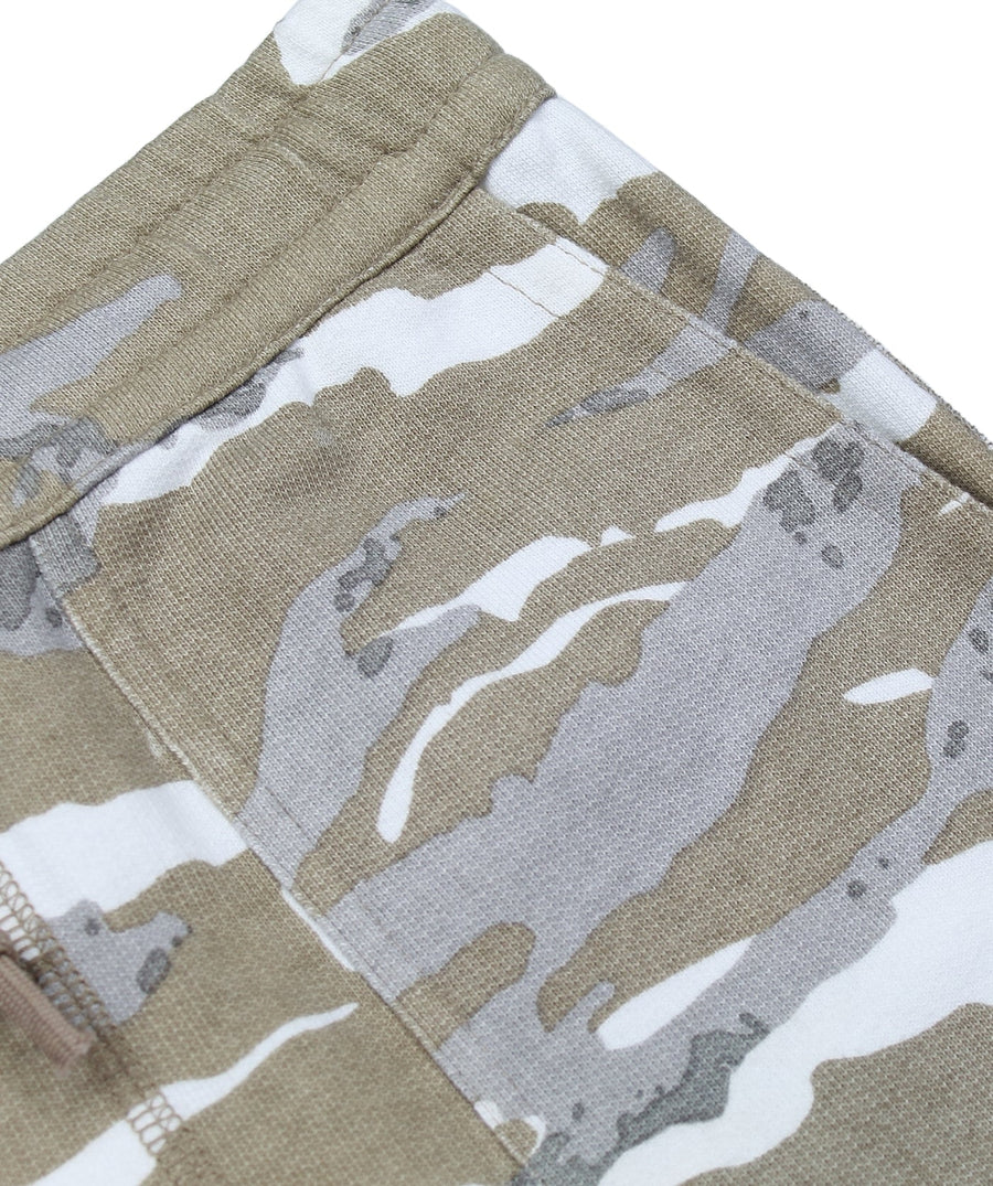 The MAHARISHI Camo Sweatpants B01MH5503 feature an all-over camo print, elastic waistband, and soft cotton blend—perfect for relaxed, everyday comfort.