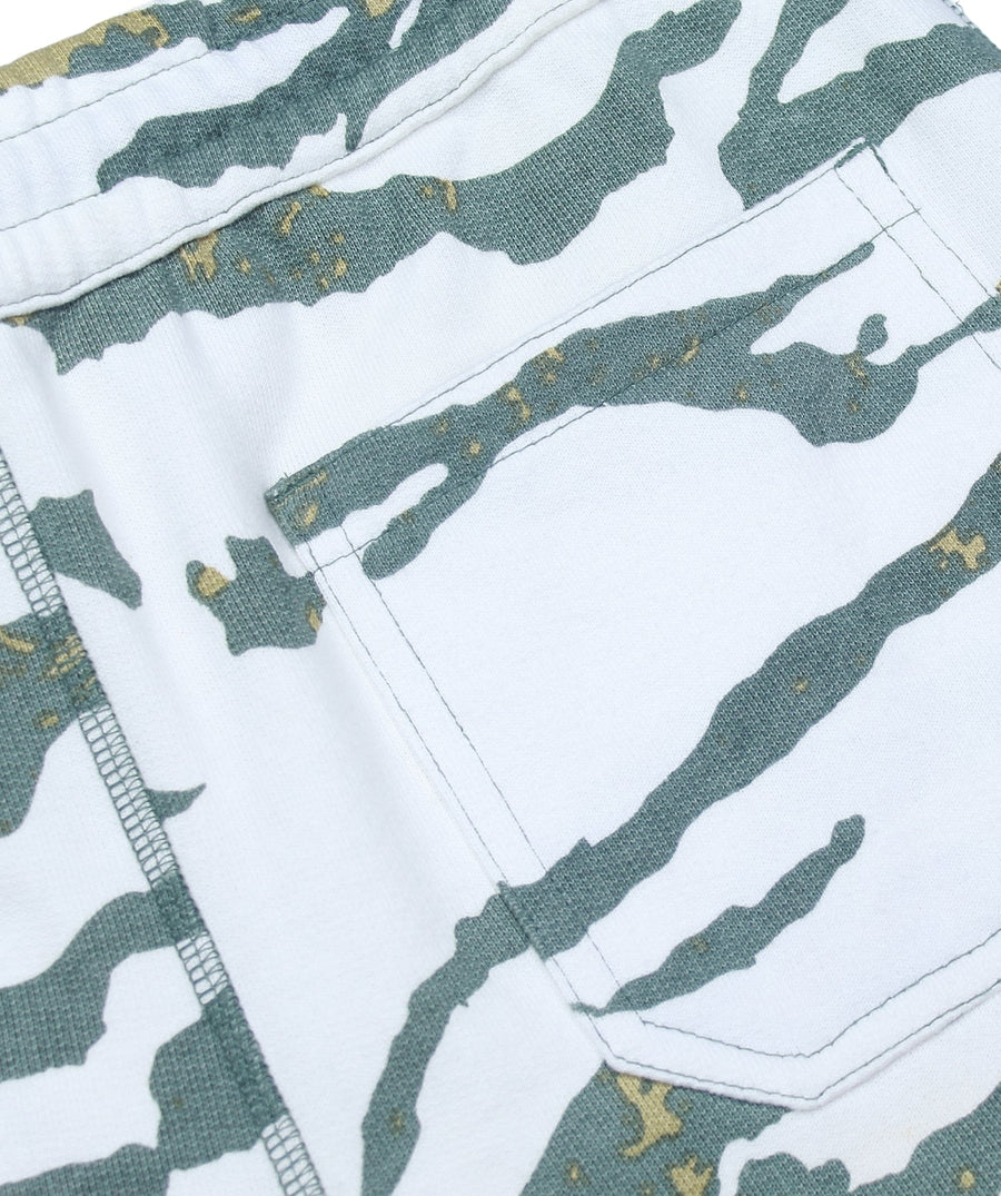 The MAHARISHI Camo Sweatshorts 5504 feature a bold camo print, elastic waist, and soft cotton fabric—perfect for stylish, comfortable everyday wear.