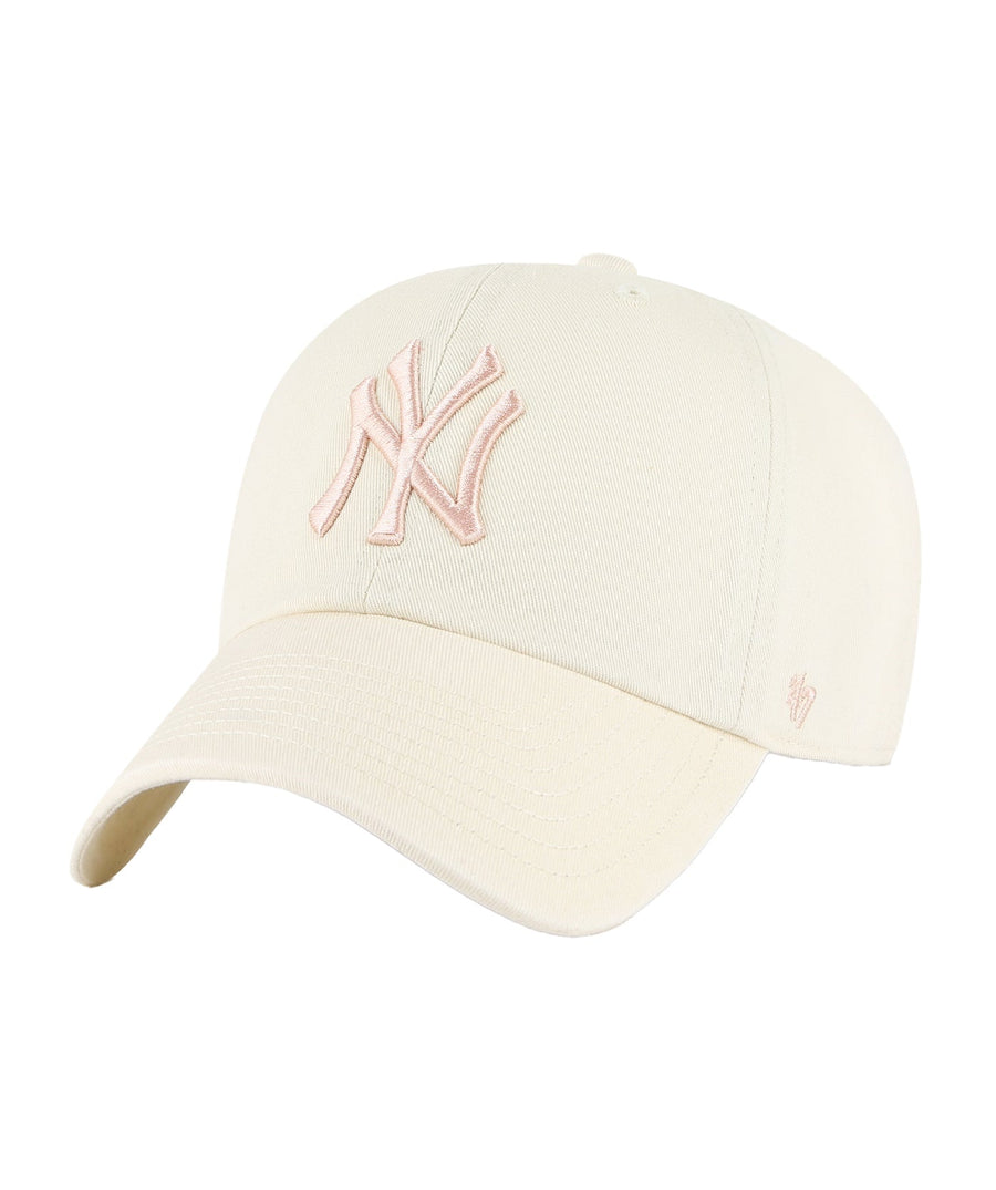47 MLB New York Yankees Clean Up Cap F11B-NLRGW17GWS-NTN – relaxed adjustable cap with curved visor and iconic Yankees logo for a classic casual look.