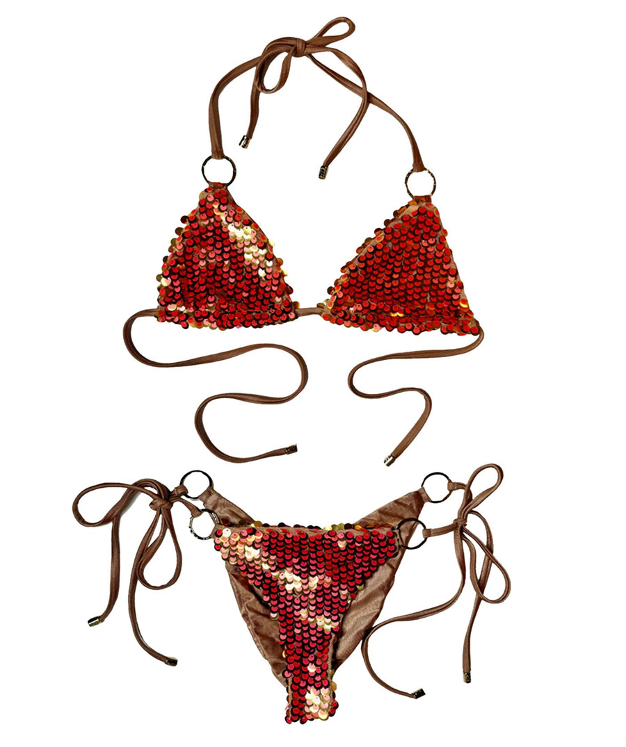 Shine bright in the BEACH BUNNY Disco Diva Bikini B2552T1B1 – a glam, curve-hugging set that brings sparkle and style to your beachside look.