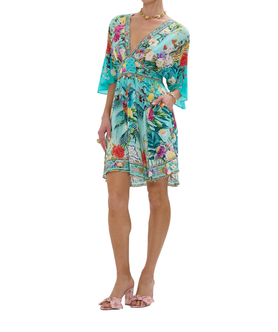 CAMILLA Gardens Of Queluz Short Dress 00033238 – A vibrant short dress adorned with a regal garden-inspired print, featuring a flattering cut and luxe fabric