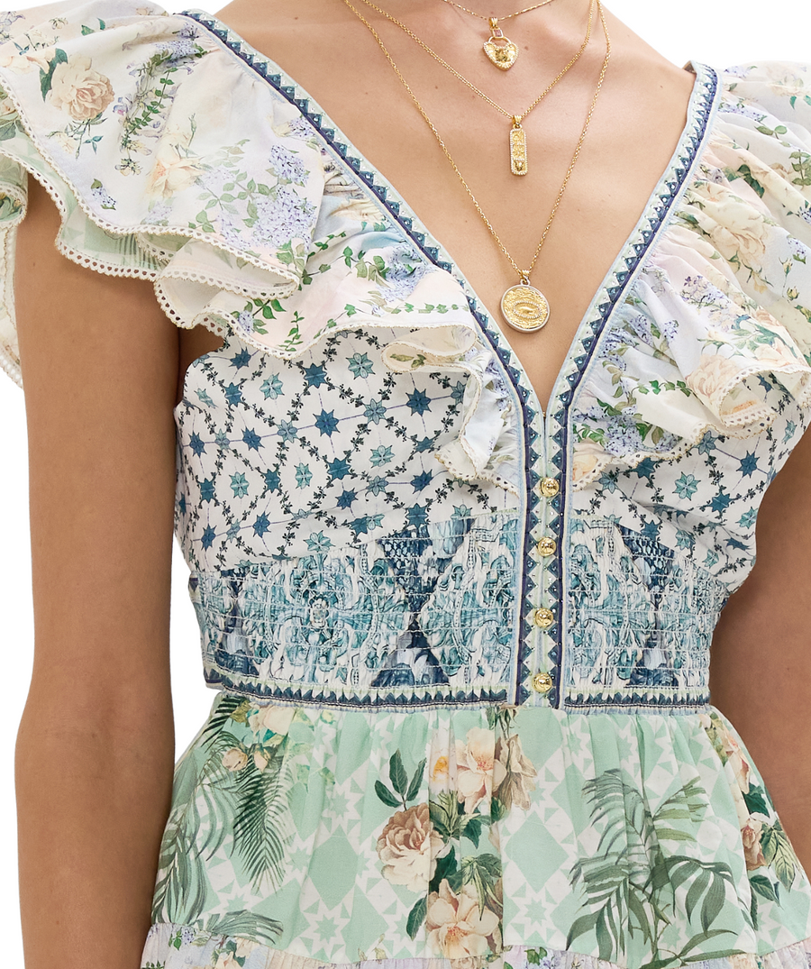 CAMILLA Jardim Party Short Dress 00033713 – A vibrant short dress with the lively Jardim Party print, intricate embellishments, and a playful, feminine silhouette.