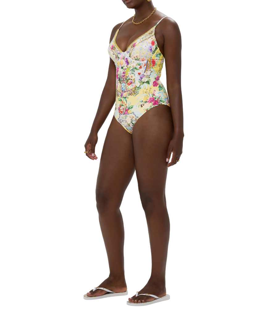 CAMILLA Flor Fantástica One Piece Swimsuit 00034204 – A luxurious one-piece swimsuit adorned with the vivid Flor Fantástica print, featuring elegant cuts and artisanal details.