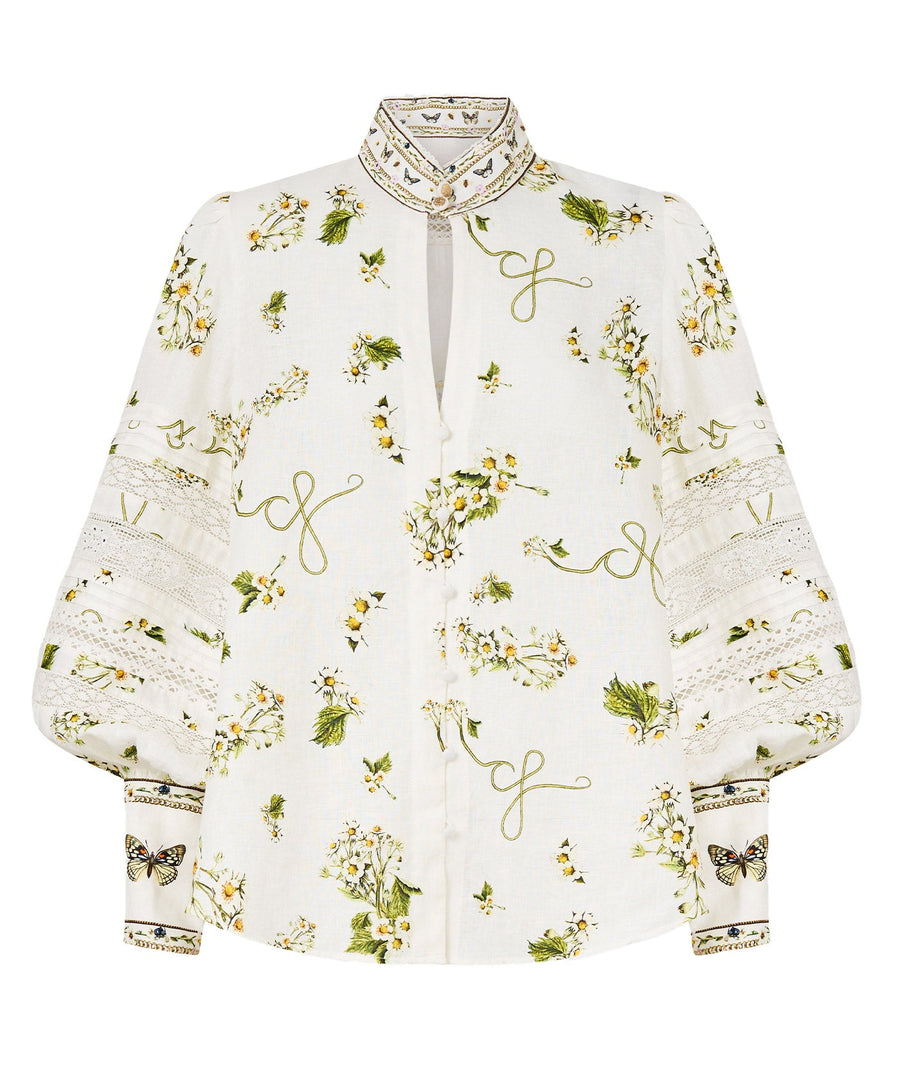 Lounge in luxury with the CAMILLA Botanical Utopia Top & Shorts Set 00034809/00031078 – a vibrant, floral ensemble perfect for chic, relaxed days.