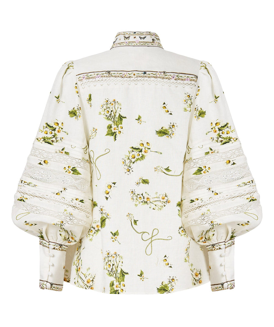 Lounge in luxury with the CAMILLA Botanical Utopia Top & Shorts Set 00034809/00031078 – a vibrant, floral ensemble perfect for chic, relaxed days.