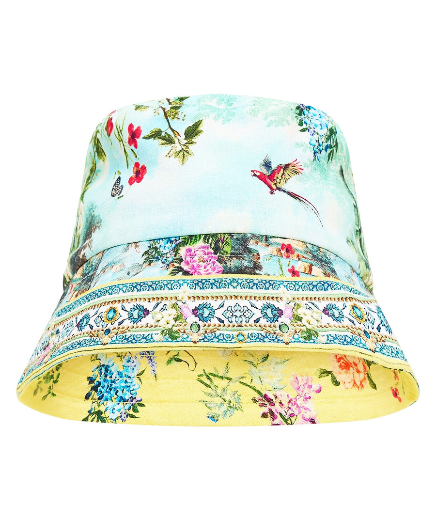 The CAMILLA Tales of Topkapi Palace Bucket Hat 00037363 features a vibrant print and wide brim—perfect for sun protection with a touch of luxe statement style.