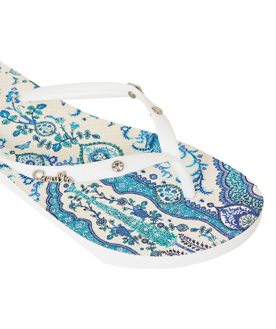The CAMILLA Isnik Lullaby Thongs 00037659 feature vibrant prints and crystal accents—perfect for adding a touch of luxury to your everyday essentials.