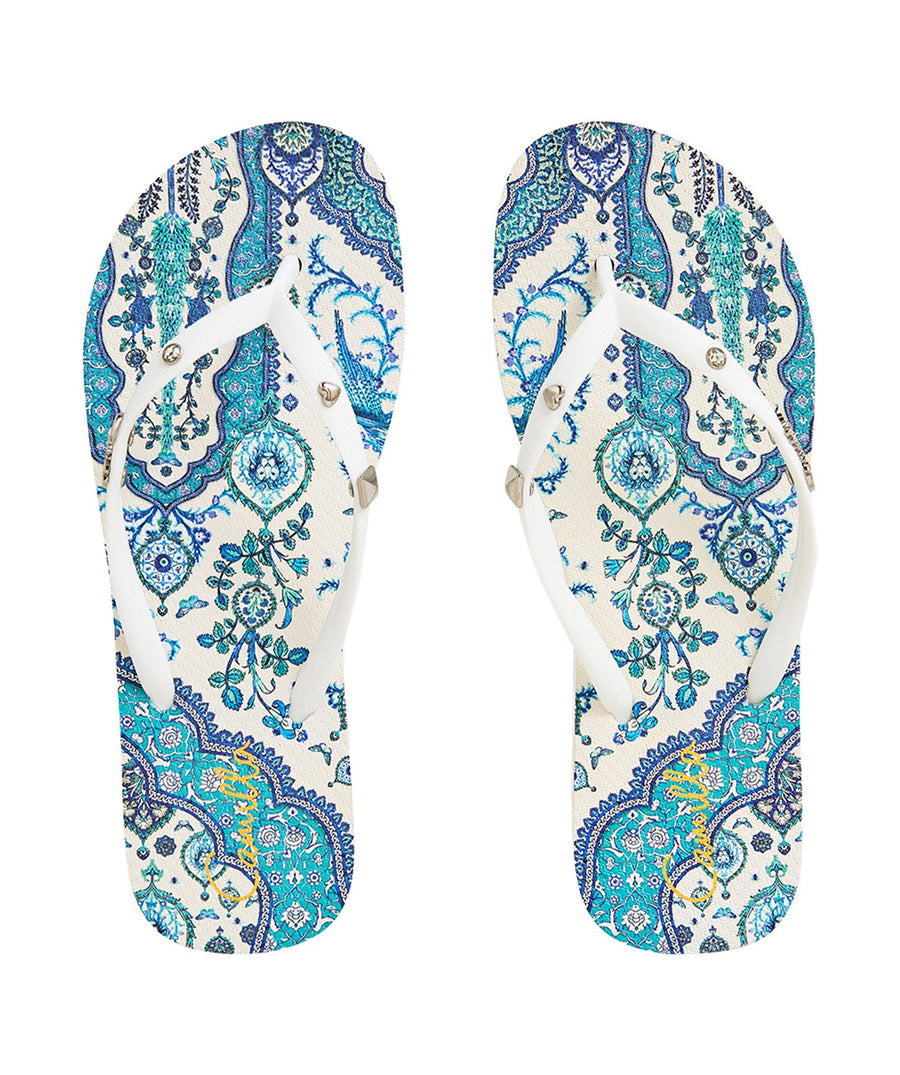 The CAMILLA Isnik Lullaby Thongs 00037659 feature vibrant prints and crystal accents—perfect for adding a touch of luxury to your everyday essentials.