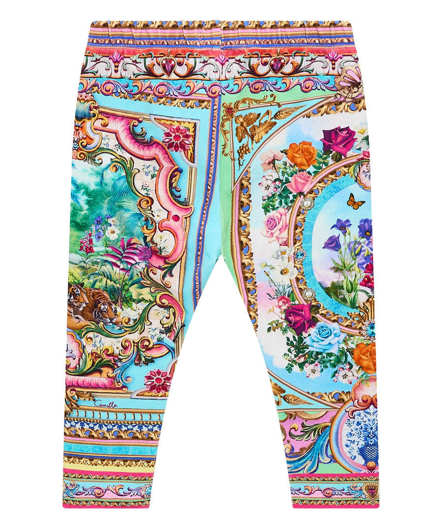Keep your little one cozy in style with the CAMILLA Spirit Of Santa Maria Babies Sweater Leggings Set 00038065/00037993 – soft, playful, and beautifully printed.
