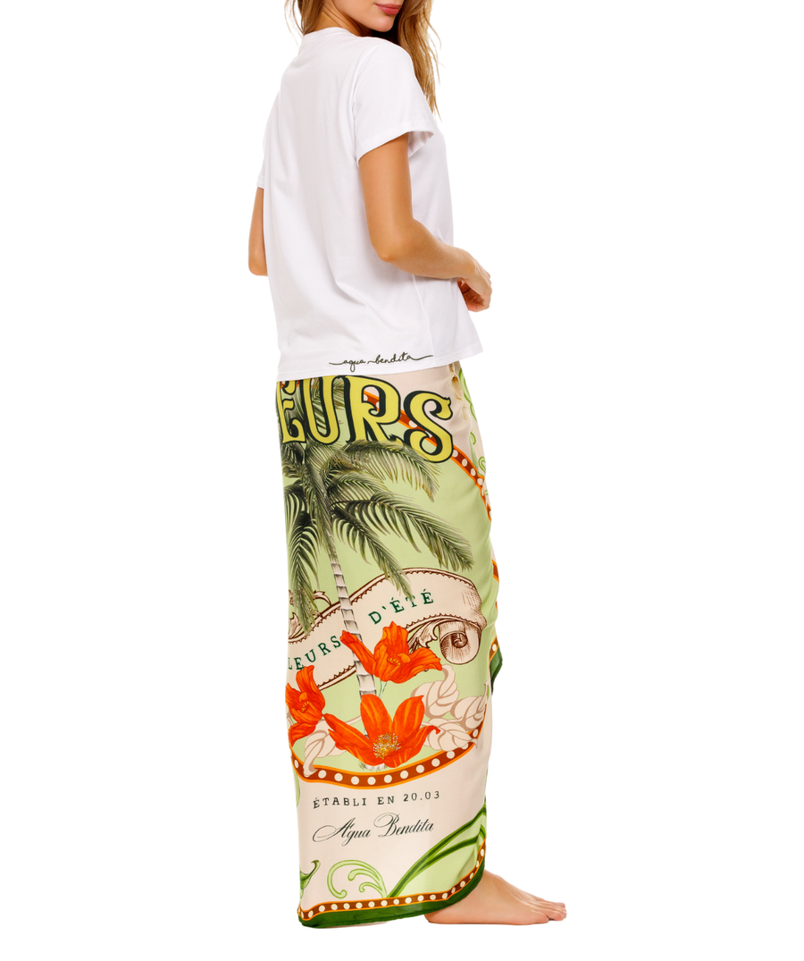 AGUA BENDITA Marine Ete Pareo 17809 – A lightweight and versatile pareo adorned with the vibrant Ete print, perfect for chic beach cover-up styling