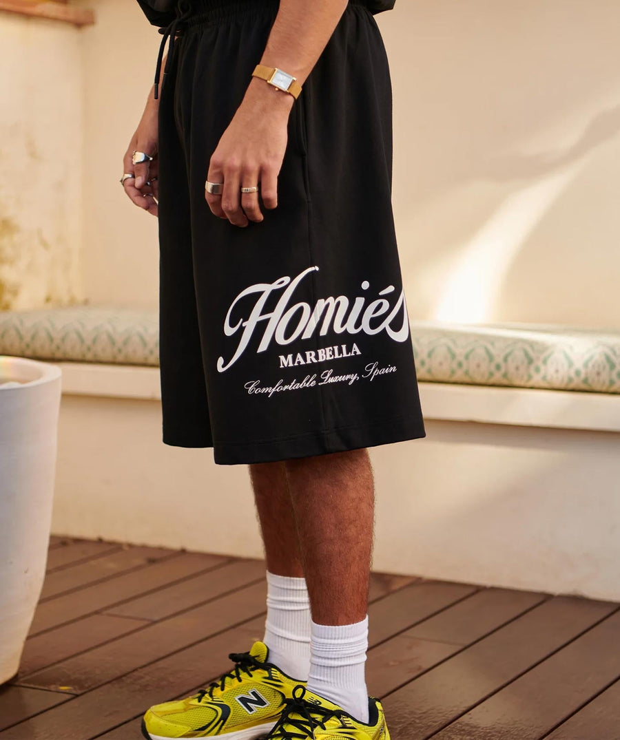 HOMIES MARBELLA Homies Essentials Shorts H07.010 – Stylish and comfortable shorts featuring the Homies Essentials design, crafted from premium fabric for a relaxed and modern fit.