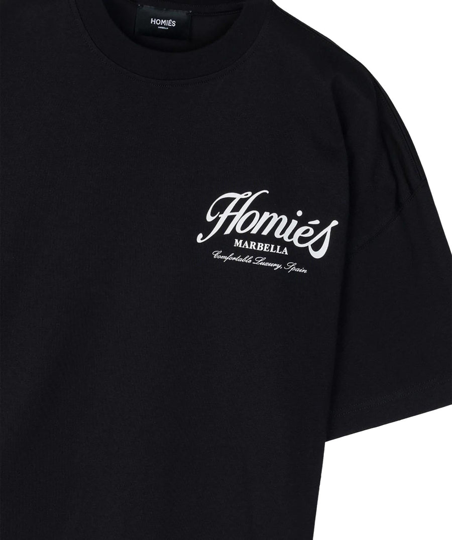 HOMIES MARBELLA Homies Essentials T-Shirt H03.028 – A versatile and stylish t-shirt featuring the Homies Essentials design, made from premium fabric for all-day comfort and a classic fit.