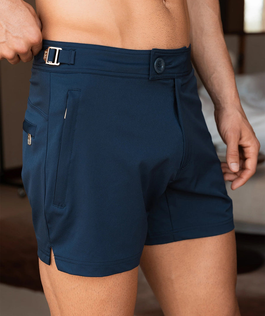 Refined and versatile, the SINK Pinnacle Tailored Swim Shorts SSW-PIN-NAVY-S deliver sleek comfort and modern style for effortless beach-to-pool looks.