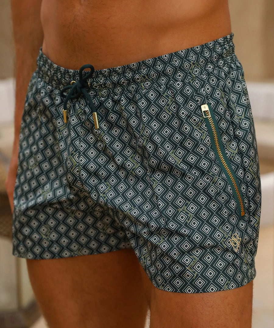 Stand out in the SINK Signature Swim Shorts SSW-SIG-1005-MER-S — lightweight, quick-dry, and crafted for a bold, modern look from beach to pool.